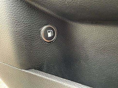 Used 2016 Chrysler 300 S RWD image 46