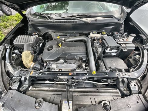 Used 2023 Chevrolet Equinox LT FWD image 29