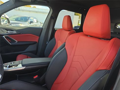 Used 2025 BMW X1 xDrive28i image 16