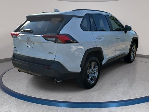 Used 2023 Toyota RAV4 XLE w/ Convenience Package FWD image 5