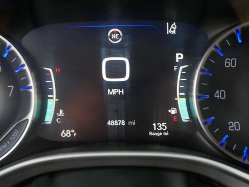 Used 2022 Chrysler Pacifica Touring-L FWD image 36