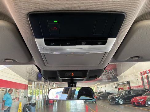 Used 2026 Nissan Rogue SV FWD image 16
