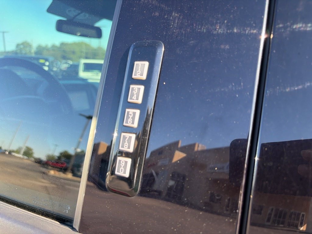 Used 2017 Ford F150 Lariat RWD image 38