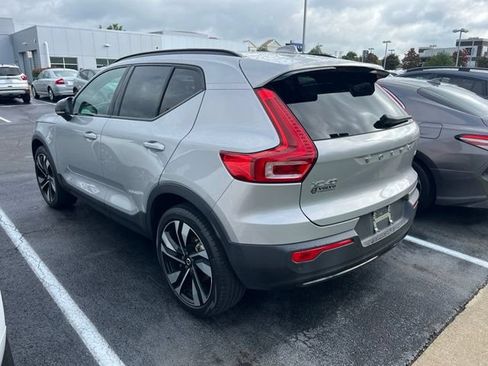Certified 2023 Volvo XC40 B5 Ultimate w/ Protection Package Premier AWD/4WD image 3