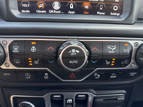 Used 2021 Jeep Gladiator Mojave AWD/4WD image 28