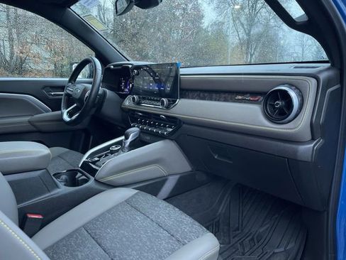 Used 2024 Chevrolet Colorado ZR2 w/ Technology Package image 29