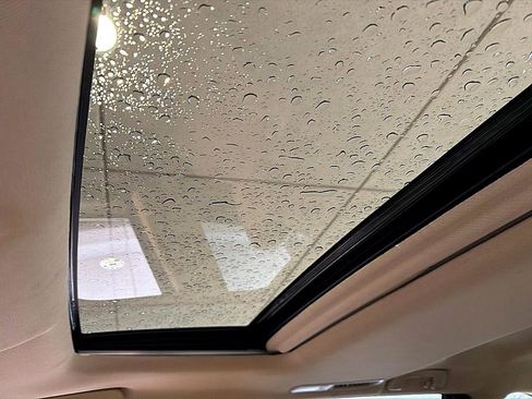 Used 2019 Toyota Highlander XLE image 14