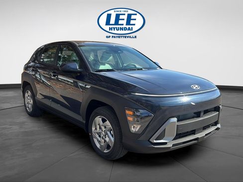 New 2026 Hyundai Kona SE image 1