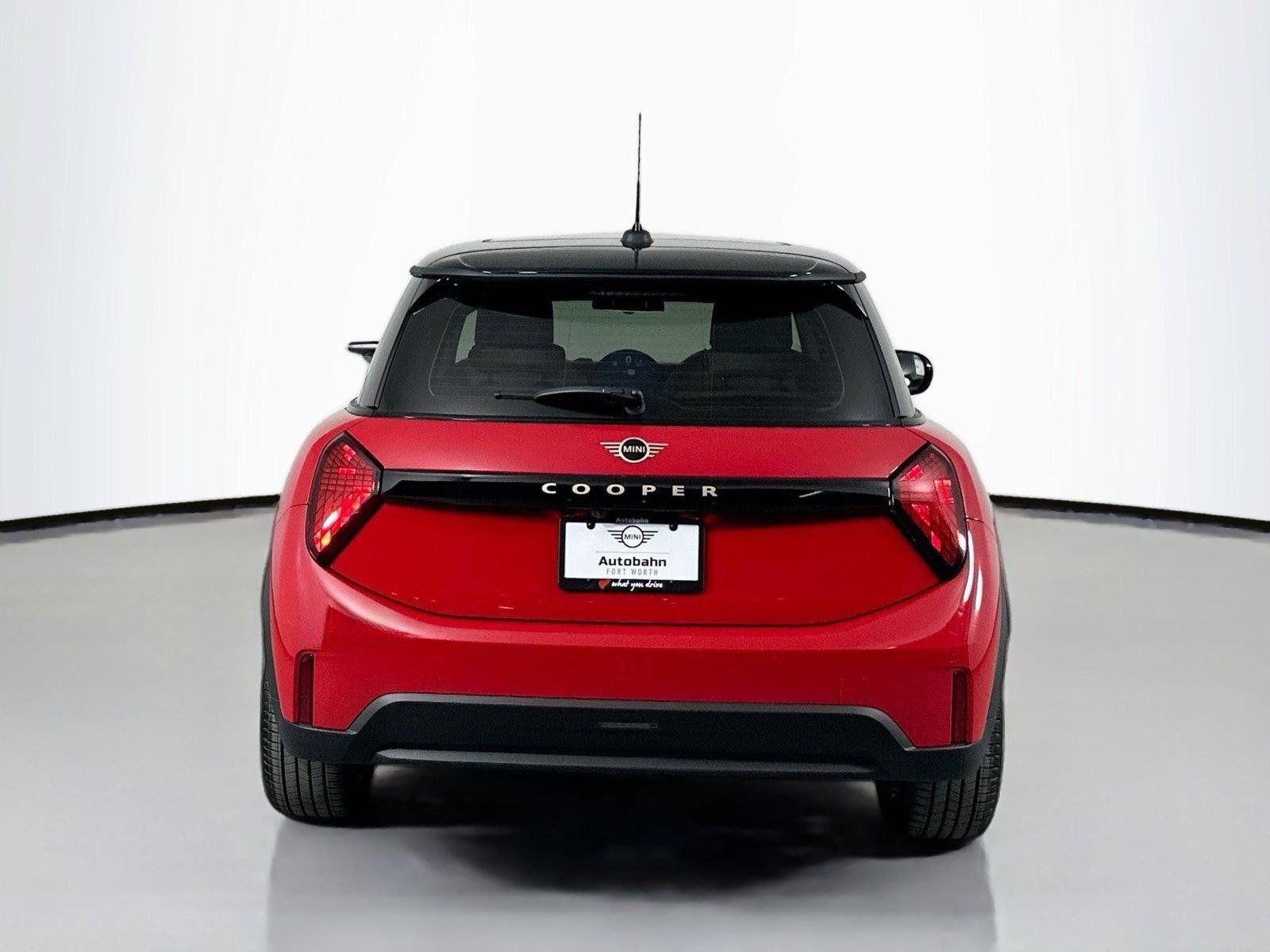 Used 2025 MINI Cooper 2-Door Hardtop FWD image 5
