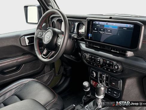 Used 2024 Jeep Wrangler Unlimited Rubicon AWD/4WD image 18