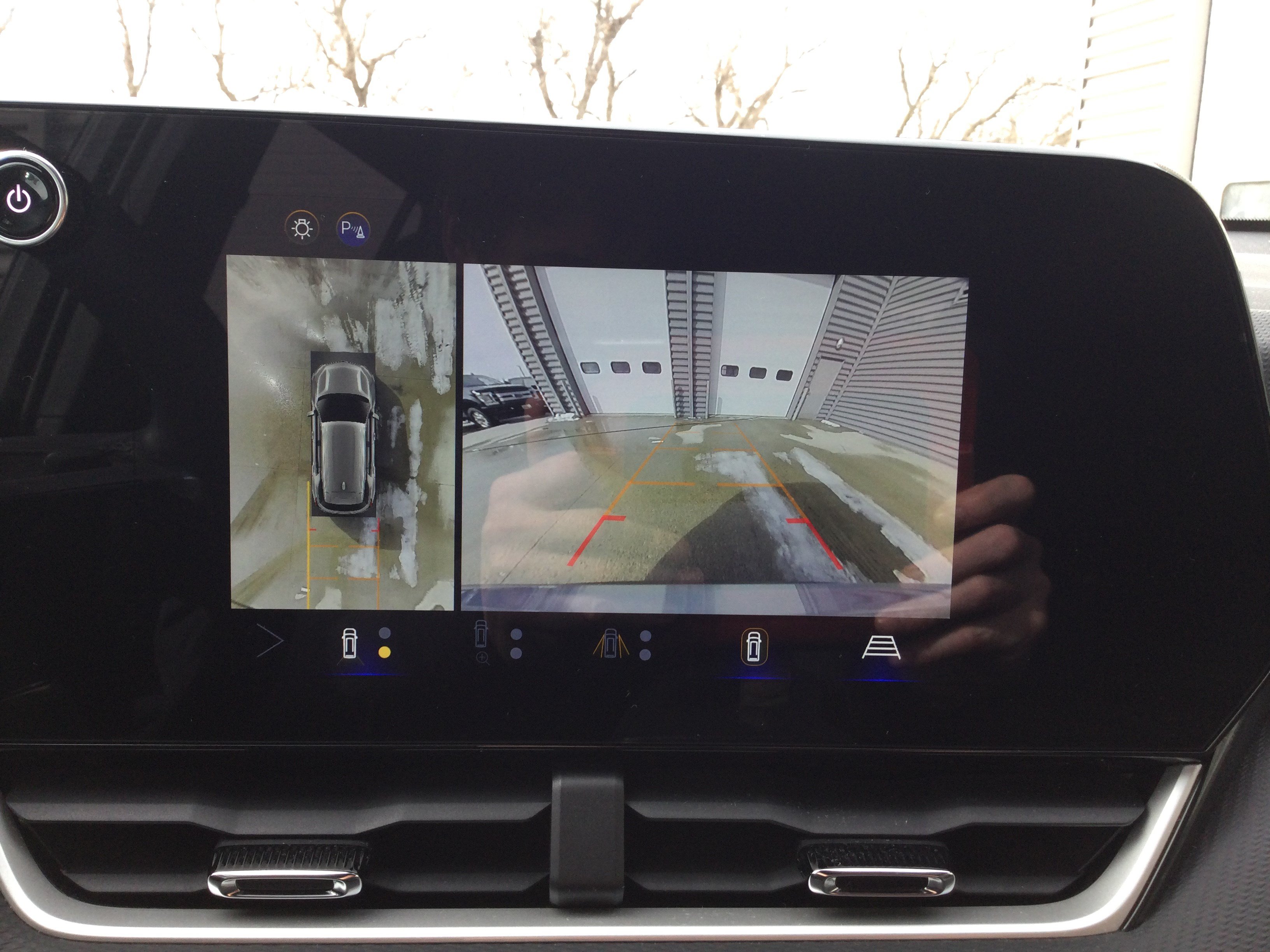 Used 2025 Chevrolet Equinox LT w/ Safety and Technology Package AWD/4WD image 10