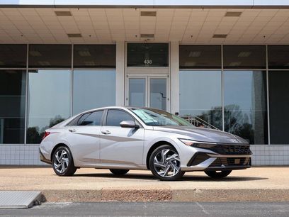New 2025 Hyundai Elantra Limited