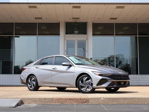 New 2025 Hyundai Elantra Limited image 1