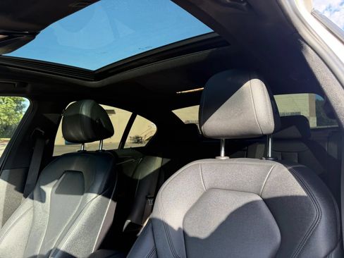Used 2019 BMW 530i xDrive w/ Premium Package AWD/4WD image 10