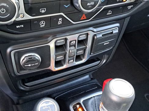 Used 2021 Jeep Gladiator Overland w/ Popular Equipment Package image 24