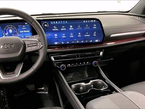 Used 2025 Chevrolet Traverse Z71 AWD/4WD image 7