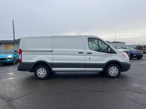 Used 2018 Ford Transit 250 130 Low Roof w/ Exterior Upgrade Package RWD image 2