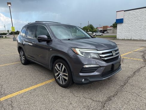 Used 2018 Honda Pilot Touring image 15
