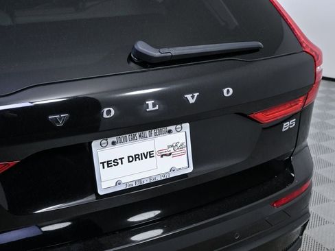 Certified 2023 Volvo XC60 B5 Plus w/ Climate Package FWD image 37