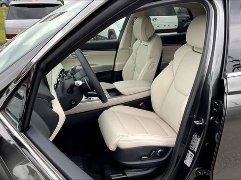 New 2026 Genesis GV70 2.5T Select image 9
