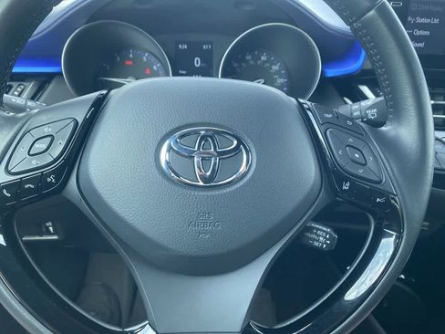 Used 2021 Toyota C-HR XLE image 14