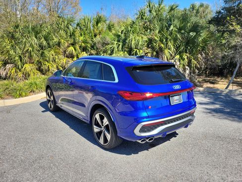 New 2025 Audi SQ5 Prestige image 6