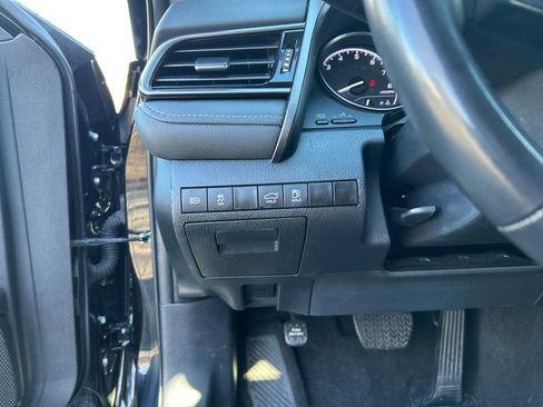 Used 2024 Toyota Camry SE image 20