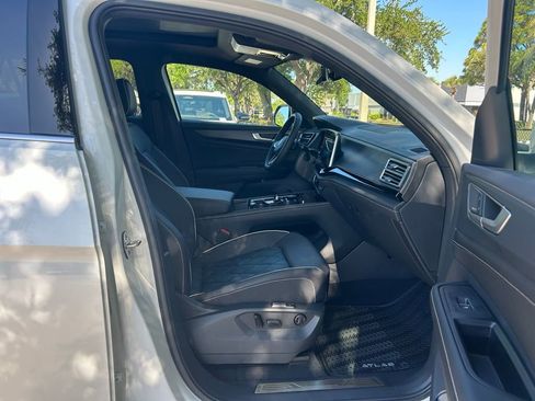 New 2026 Volkswagen Atlas Cross Sport SEL Premium R-Line AWD/4WD image 46