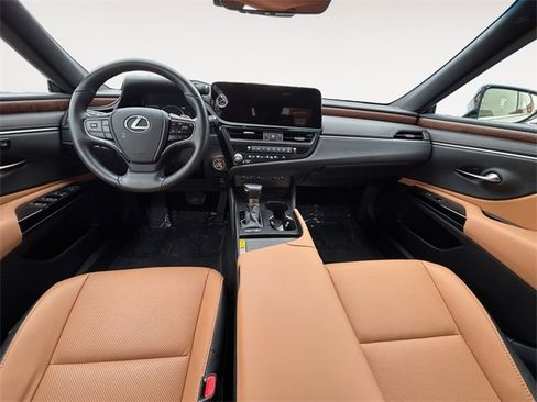 Used 2025 Lexus ES 300h w/ Premium Package image 10
