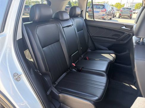 Used 2024 Volkswagen Tiguan SE AWD/4WD image 23