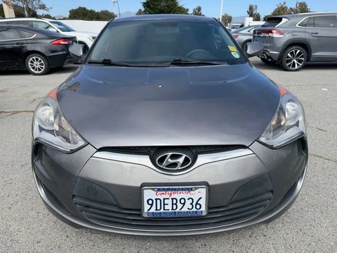 Used 2016 Hyundai Veloster FWD image 6