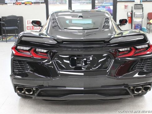 Used 2020 Chevrolet Corvette Stingray Preferred Cpe w/ 2LT Preferred Equipment Group RWD image 11