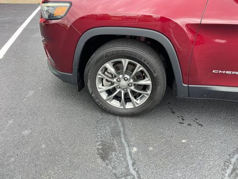 Used 2019 Jeep Cherokee Latitude Plus w/ Safety Group image 11