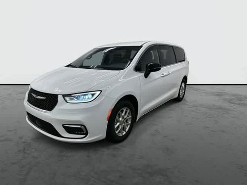 Used 2025 Chrysler Pacifica Select FWD image 7