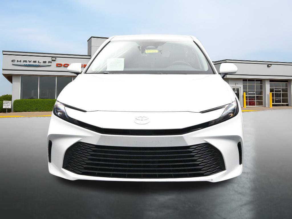 Used 2025 Toyota Camry LE FWD image 8