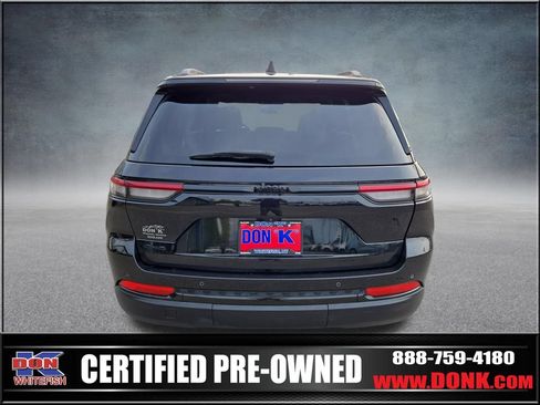 Used 2023 Jeep Grand Cherokee Altitude AWD/4WD image 7