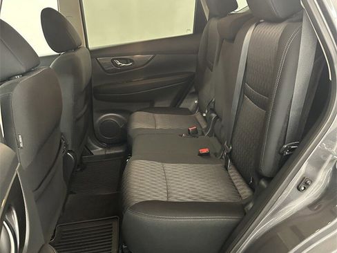 Used 2018 Nissan Rogue SV w/ Sun & Sound Touring Package image 27