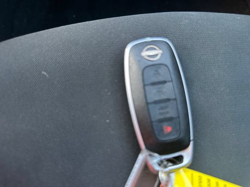 Used 2024 Nissan Sentra S FWD image 32