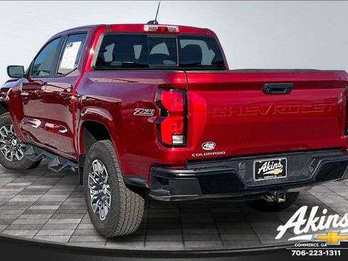 Certified 2024 Chevrolet Colorado Z71 w/ Advanced Trailering Package image 4