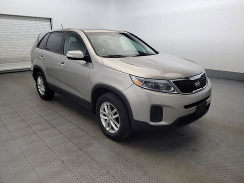 Used 2015 Kia Sorento LX image 13