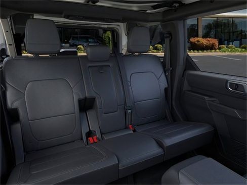 New 2025 Ford Bronco Badlands image 11