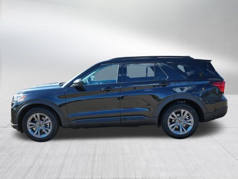 Used 2026 Ford Explorer Active w/ Active Comfort Package AWD/4WD image 4