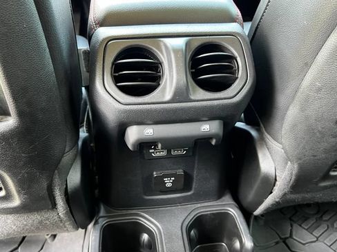 Used 2021 Jeep Gladiator Rubicon AWD/4WD image 36