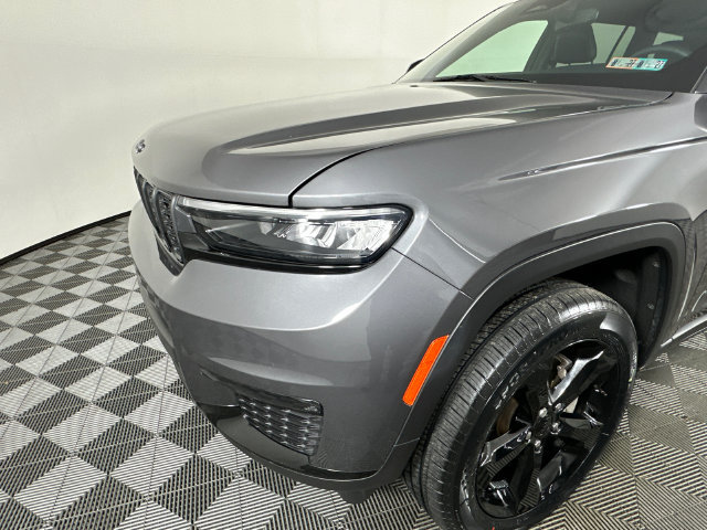 Certified 2024 Jeep Grand Cherokee L Limited w/ Black Appearance Package AWD/4WD image 33