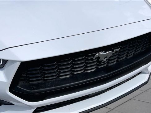 Used 2025 Ford Mustang Premium RWD image 29