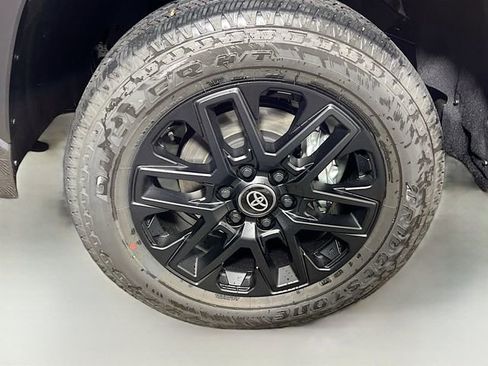 New 2026 Toyota Tundra Limited AWD/4WD image 10
