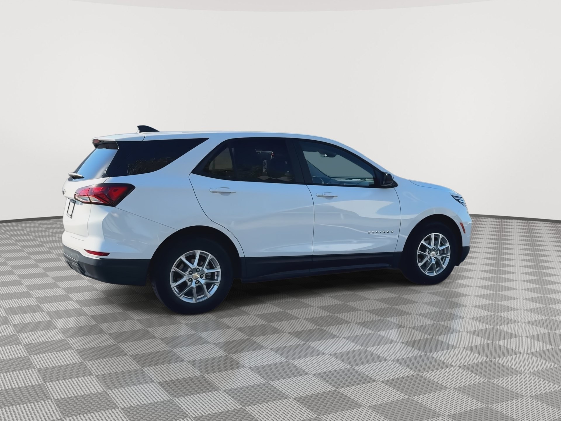 Certified 2024 Chevrolet Equinox LS w/ LS Convenience Package FWD image 9