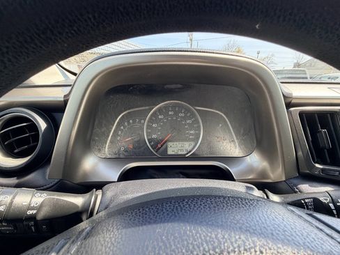 Used 2013 Toyota RAV4 XLE AWD/4WD image 6
