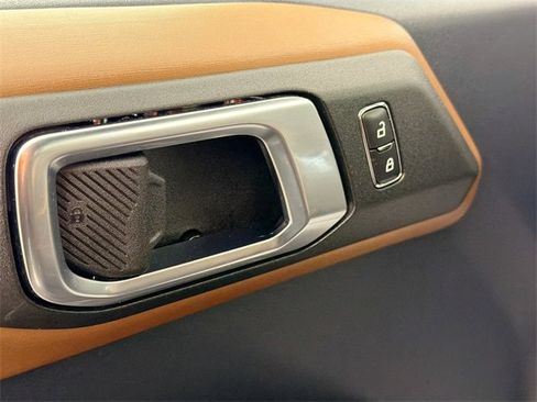 Used 2024 Ford Bronco Outer Banks image 18
