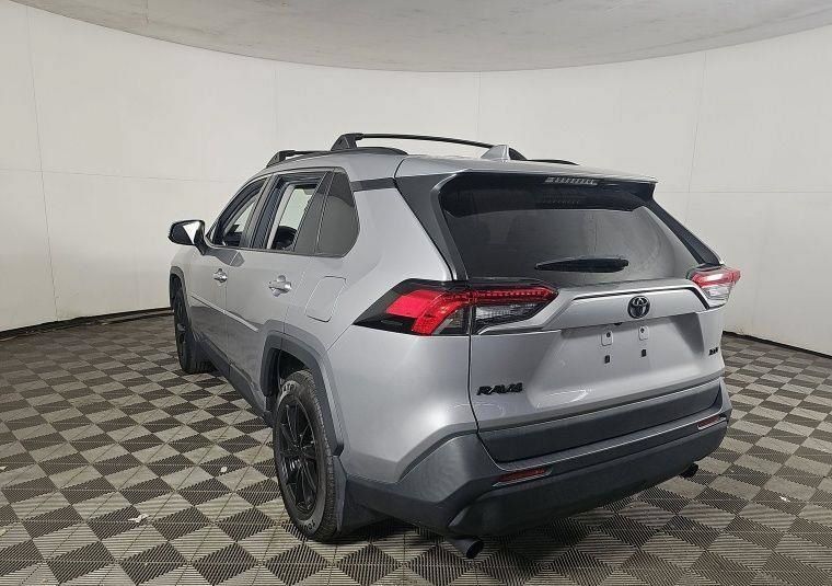 Used 2023 Toyota RAV4 XLE w/ Convenience Package FWD image 3